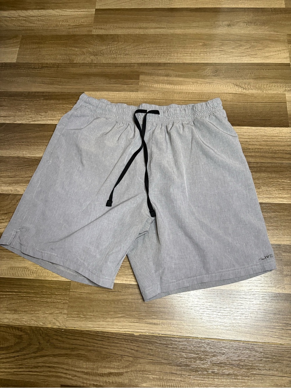 ALIVE Men’s Woven Athletic Shorts Gray Drawstring Waist Pockets Size L